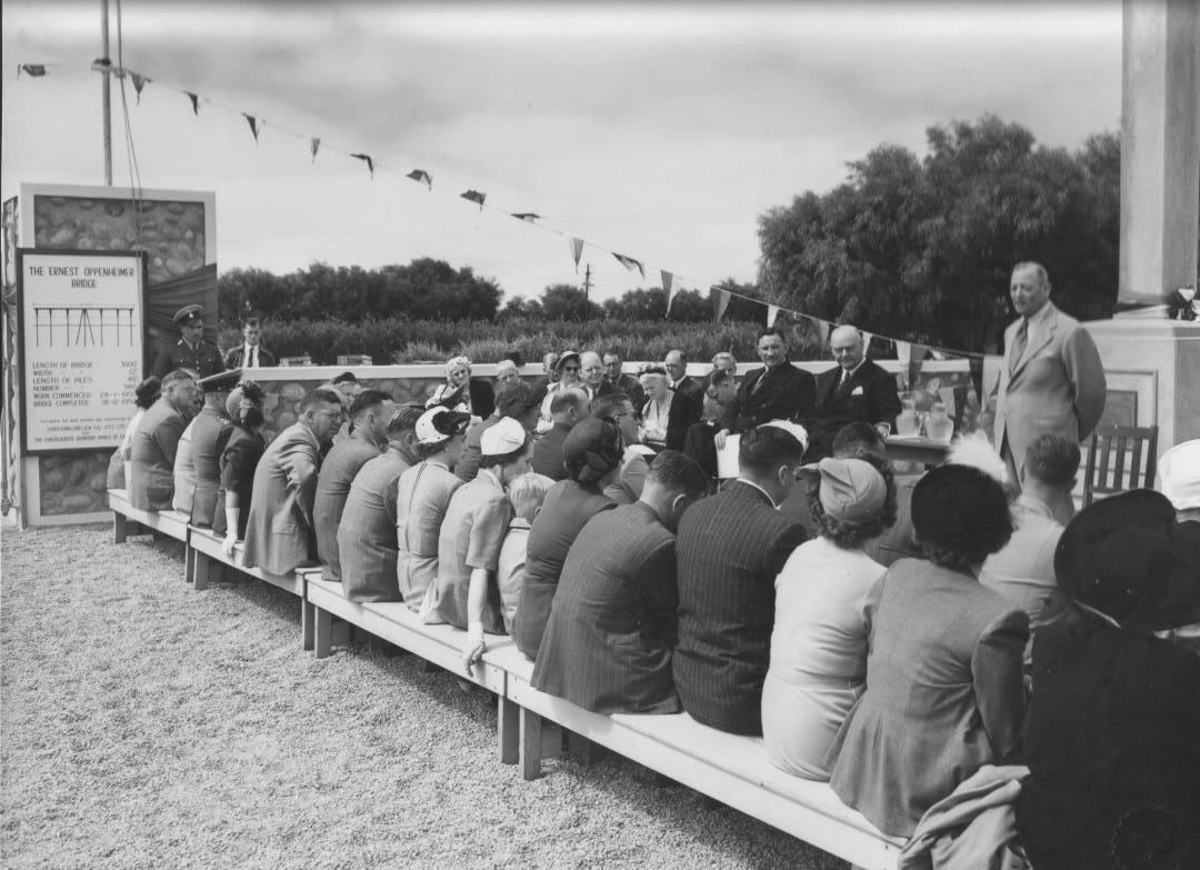 The Area / Oppenheimer bridge speech in 1950.jpg